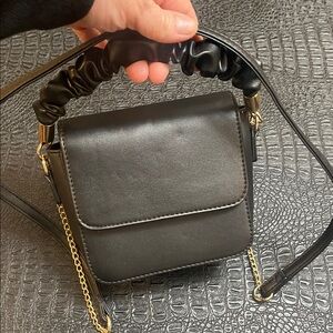 Elegant Black Faux Leather Women's Bag with Gold Links Crossbody with Front Snap